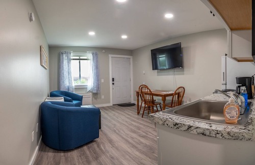 Ellsworth Apartment | Charming Apt Open Green Space on Front to Relax and Sunbath