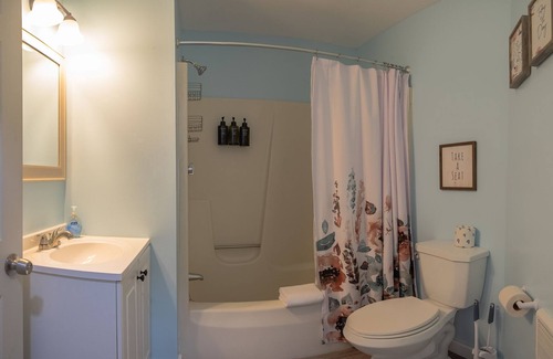 Ellsworth Apartment | Charming Apt Open Green Space on Front to Relax and Sunbath