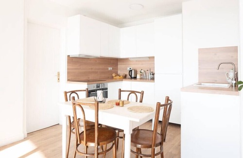 Flandres Apartment | Charming Apt With Balcony Near La Villette