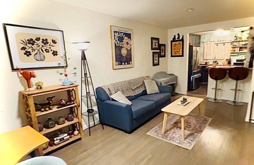 Alamitos Beach Condo | Charming Artist Condo - Close walk to the Beach