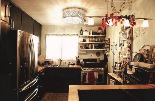 Alamitos Beach Condo | Charming Artist Condo - Close walk to the Beach
