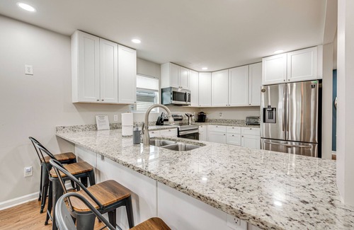 Jefferson Park House | Charming Atlanta Home w/Yard ~ 7 Mi to Downtown!
