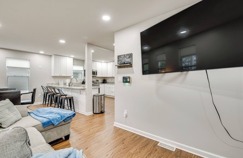 Jefferson Park House | Charming Atlanta Home w/Yard ~ 7 Mi to Downtown!