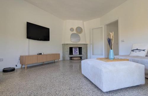 Sant Vicenc de Montalt Apartment | Charming Attic with Pool and Seaviews