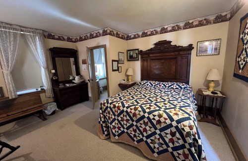 Bentonsport Bed & Breakfast | Charming B&B in Tranquil Keosauqua with WiFi, AC