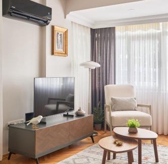 Fenerbahce Apartment | Charming Bagdat Avenue Hideaway, Near Marina