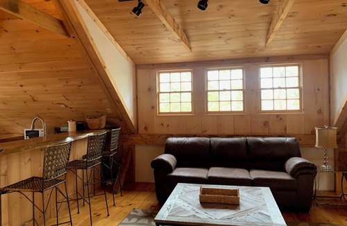 Fairfield House | Charming barn with 1 bedroom and WiFi, AC in lovely Fairfield, CT