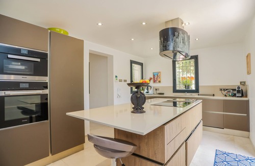 La Gaude Villa | CHARMING BASTIDE IN THE HEART OF LAVENDER AND OLIVE GROVES