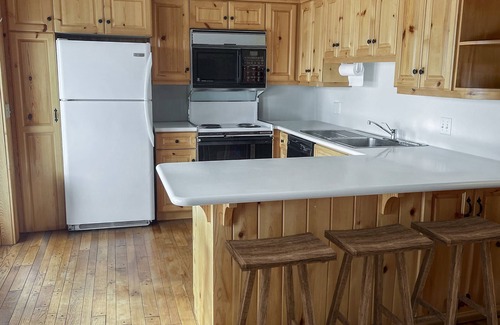 Wilson Cabin | Charming Bavarian-inspired 2-bedroom cabin in Wilson
