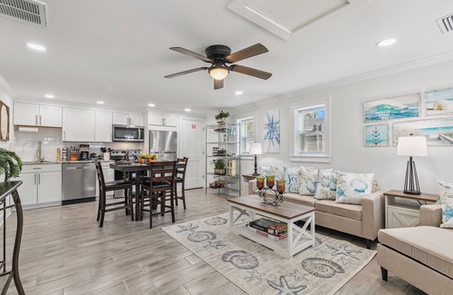 Bunkers Cove House | Charming Bayou Carriage House w/Dock Access – 2BR