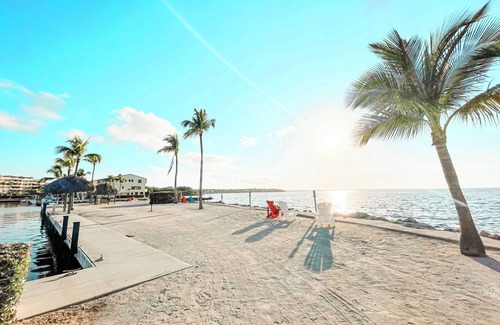 Islamorada Condo | Charming Bayside 2 bed, 2 bath Condo at Futura in Islamorada WiFi, Pool, Dockage