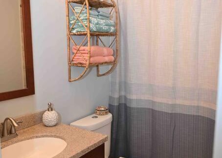 Villas House | Charming Bayside Cottage only a Walk to the beach