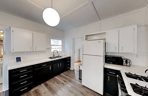 Morro Bay House | Charming Beach Cottage, 2 blocks from the water!