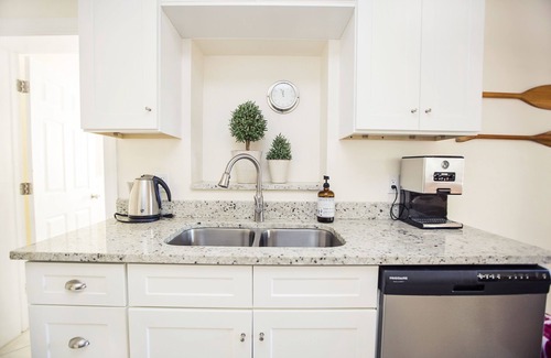 Central Naples House | Charming Beach Cottage with private pool! One mile to stunning Horizon Beach!