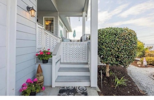 Camano Island House | Charming beach home with Ocean & Mt. Baker View