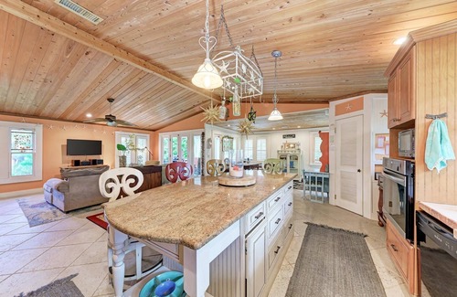 Anna Maria House | Charming Beach home sits amongst huge Banyan Trees, walk to beach’s & Pine Ave.