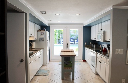 Anna Maria House | Charming Beach Home-w/large Pool - Only 3 Houses from the Beach, Near Pine Ave!!