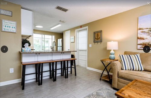 Horton Shores House | Charming Beachside Duplex
