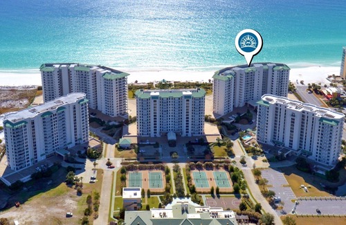 Fort Walton Beach - Destin Condo | Charming beachfront condo w/private balcony & elevator!