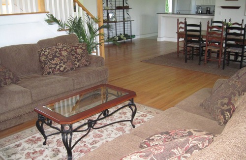 Beulah House | Charming Beachfront Vacation Home On Crystal Lake: September ‘25 available!