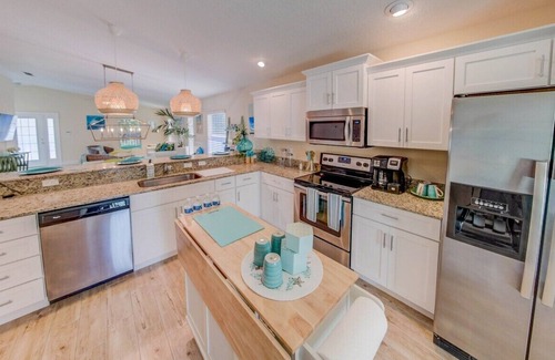 Palm Coast House | Charming Beachside Home with Pool
