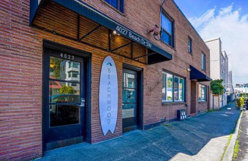 Alki Apartment | Charming Beachside Studio near Alki Beach