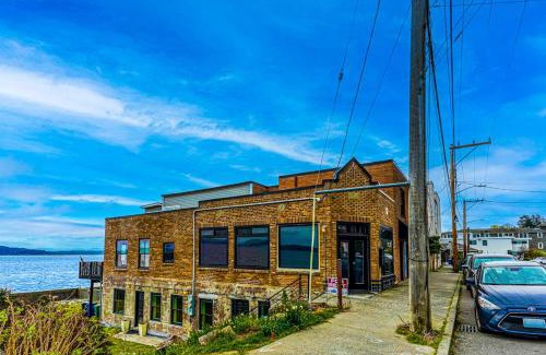Alki Apartment | Charming Beachside Studio near Alki Beach