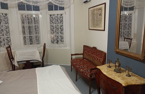 Calais City Center Bed & Breakfast | Charming bed and breakfast in the heart of Calais