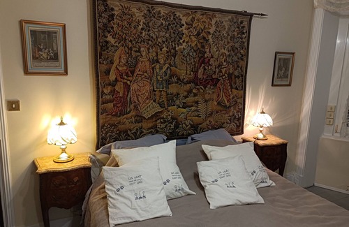 Calais City Center Bed & Breakfast | Charming bed and breakfast in the heart of Calais