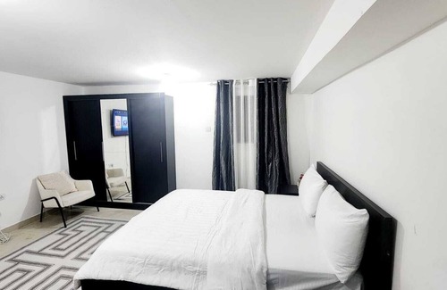 Abu Dhabi Bed & Breakfast | Charming bed & breakfast with WiFi, AC in fabulous Abu Dhabi