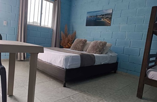 Taganga Bed & Breakfast | Charming bed & breakfast with 6 bedrooms and WiFi, AC in brilliant Taganga
