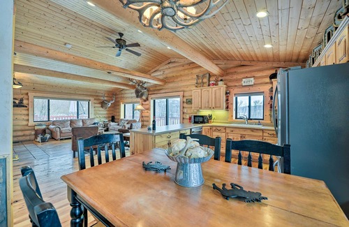 Bedford Cabin | Charming Bedford Cabin w/Private Hot Tub!