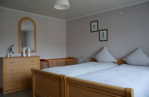 Opglabbeek House | Charming Belgian Getaway, vakantiewoning in Oudsbergen - 3 Bedrooms Garden
