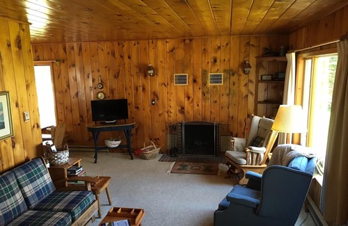McMillan Cottage | Charming Big Manistique Lake Cottage - In Michigan's Beautiful Upper Penninsula!
