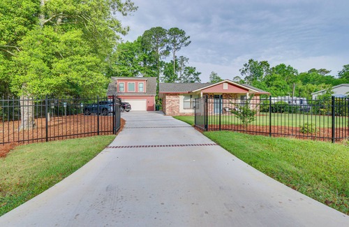 Bluffton Cottage | Charming Bluffton Vacation Home w/Yard!