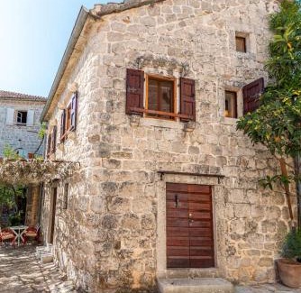 Perast House | Charming Bohemian house in Perast