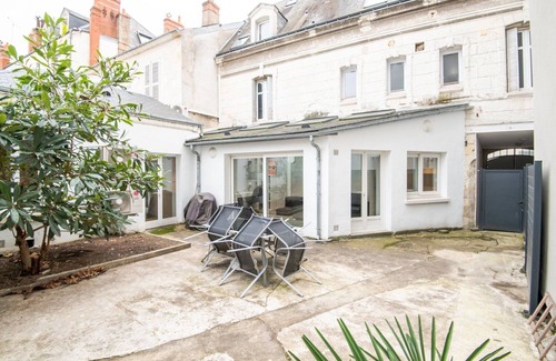 Tours City Centre Apartment | Charming bright T2 close to #Halles
