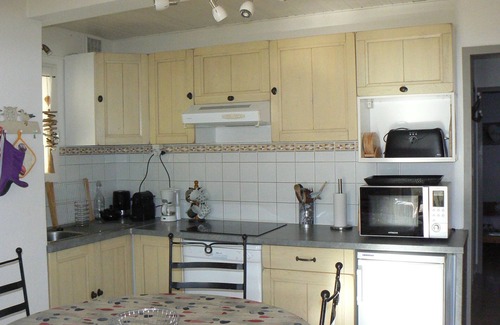 Saint-Martin-de-Re Apartment | Charming bungalow * with courtyard, swimming pool, WIFI