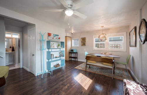 Paso Robles House | Charming Bungalow 2bd/2ba Office Ensuite by the month. Walk to Old Town Paso!