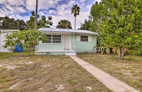 Greater Pinellas Point House | Charming Bungalow - 7 Mi to St Pete Beach!