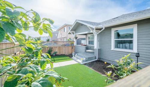 Corridor House | Charming Bungalow Centrally Located