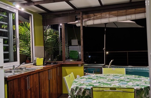 Punaauia House | CHARMING BUNGALOW in Punaauia, with a dream view of Moorea