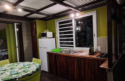 Punaauia House | CHARMING BUNGALOW in Punaauia, with a dream view of Moorea