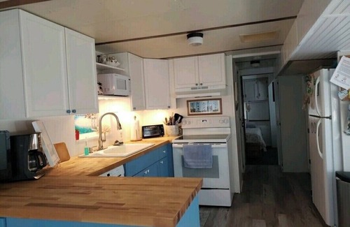 Nettles Island House | Charming bungalow with private comm. access to the beach in serene Jensen Beach