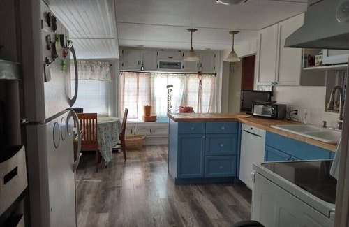 Nettles Island House | Charming bungalow with private comm. access to the beach in serene Jensen Beach