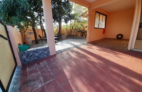 Holy Cross Colony House | Charming bungalow with AC and WiFi in beautiful Dabolim