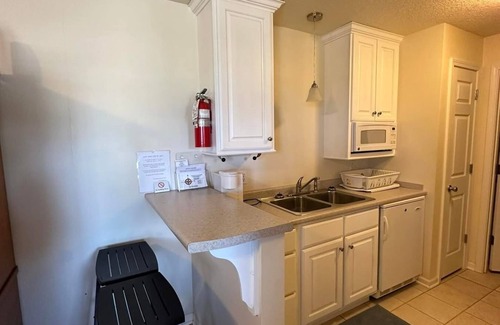 Eminence Villa | Charming Bunk House Suite in Eminence with AC/Heat, Kitchenette & full bath