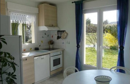 Saint-Jean-le-Thomas Cottage | Charming Coastal Villa with Private Garden, Terrace & Fireplace in Saint-Jean-le-Thomas