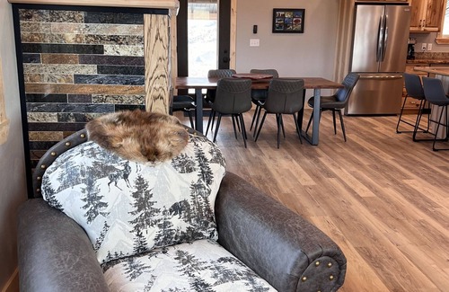 Madison County House | Charming cabin in the Tobacco Root foothills