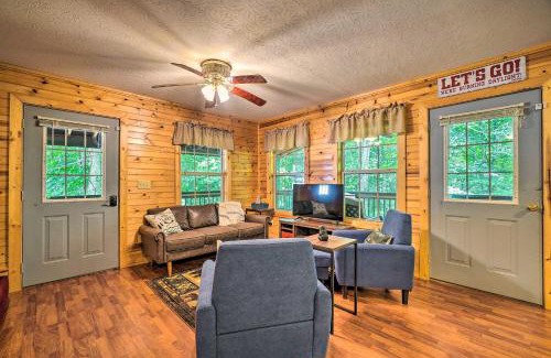 Byrdstown House | Charming Cabin Less Than 3 Mi to Dale Hollow Lake!